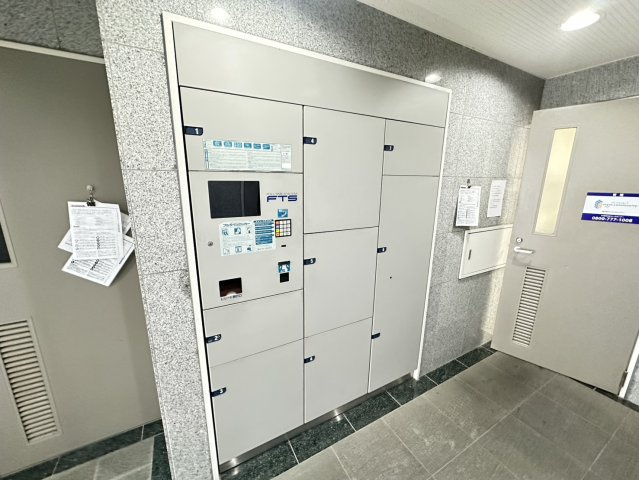ディオレ新神戸A棟のその他|豊富な靴が収納できる下駄箱です。
※リフォーム前の写真です。（2025年7月）