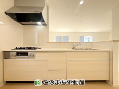 【キッチン】 | CRADLEGARDEN古河市中田第7　 | 南側から暖かな日差しが差し込みます♪キッチンからリビングの様子がよく見渡せます☆
