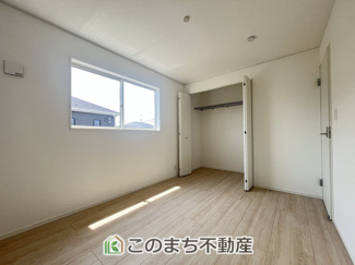 【洋室】 | CRADLEGARDEN古河市中田第7　 | 南向きで陽当たりの良い洋室♪風通しもよく快適です☆
