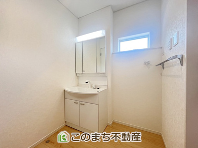 【洗面所】 | CRADLEGARDEN古河市中田第7　 | シャンプードレッサーで朝の身支度♪伸びるホースでお掃除も簡単清潔です！
