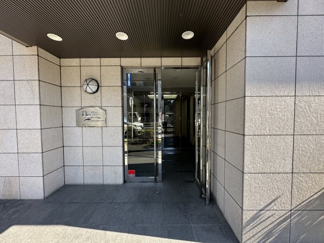 プレール・ドゥーク東京EASTⅢのエントランス