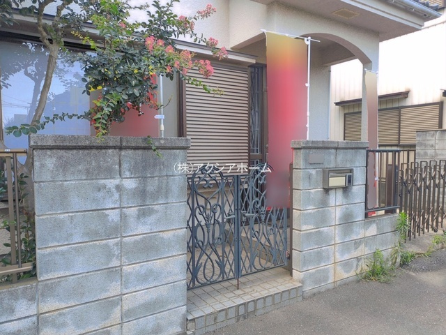 所沢市北中3丁目　中古一戸建　～全居室6帖以上～の玄関