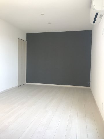 春日市千歳町２丁目のアパートの玄関