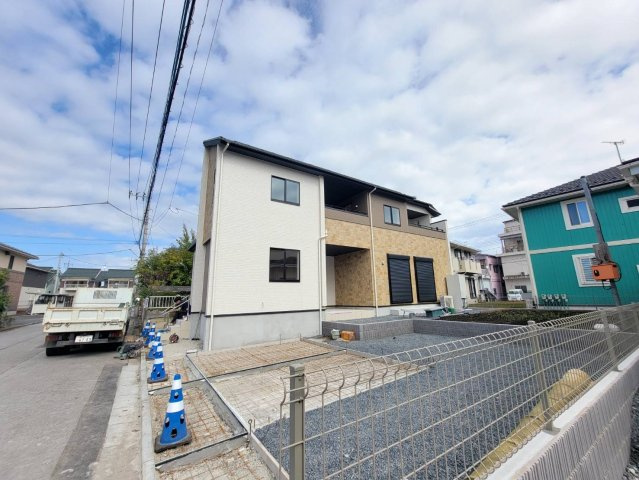 【ブルーミングガーデン】宇都宮市石井町 全1棟の外観|〇間もなく完成〇
敷地面積ゆとりの65.17坪！西側前面道路幅はゆとりの6ｍと車の出し入れもスムーズで、来客時も安心♪開放感のある街並みに、暮らしやすさが広がります！
※2026年10月撮影