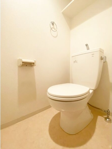 プレサンス金山グリーンパークスのトイレ|ゆったりとした空間のトイレです