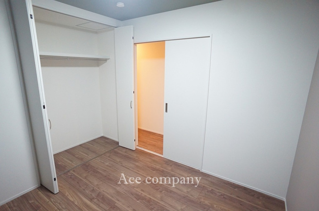 【子供部屋】 | 平野区背戸口1丁目 | 【2階：洋室4.75帖】クローゼット完備です♪