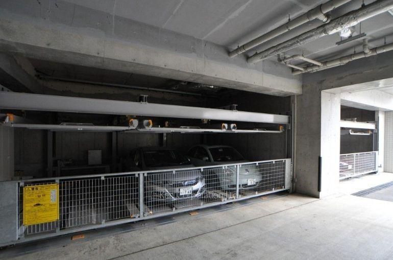 レジディア文京本駒込の駐車場