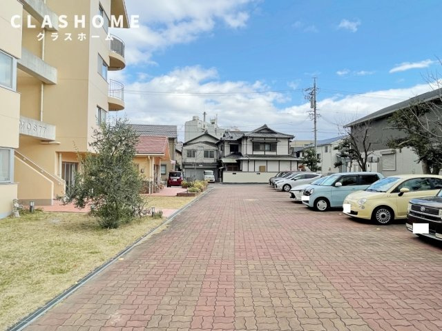 公主館　ＣＯＳＭＯＳ77 の駐車場|同物件の別部屋になります。