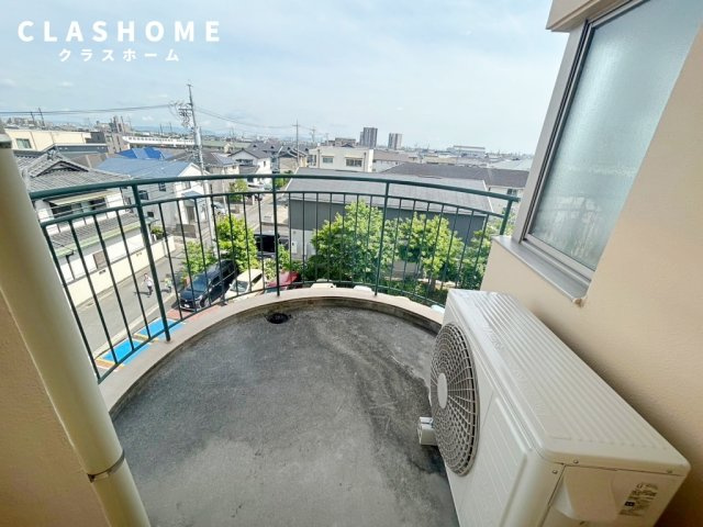 公主館　ＣＯＳＭＯＳ77 のバルコニー|同物件の別部屋になります。