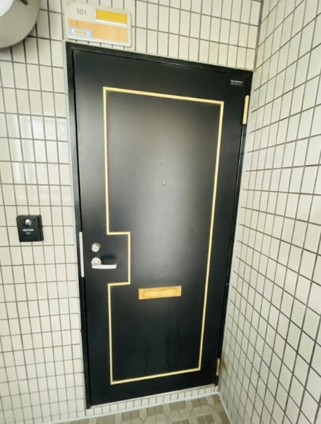 エイタイマンションの玄関