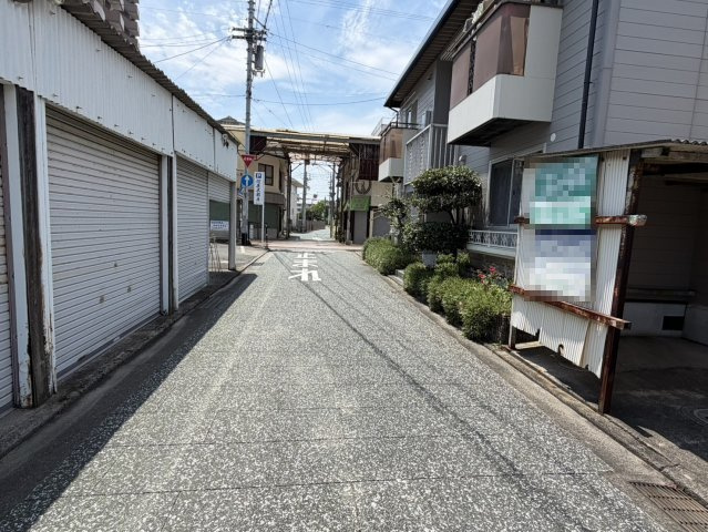 西条市大町1539-1　1539-5　売土地の前面道路含む現地写真