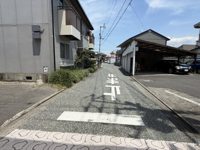 西条市大町1539-1　1539-5　売土地の前面道路含む現地写真