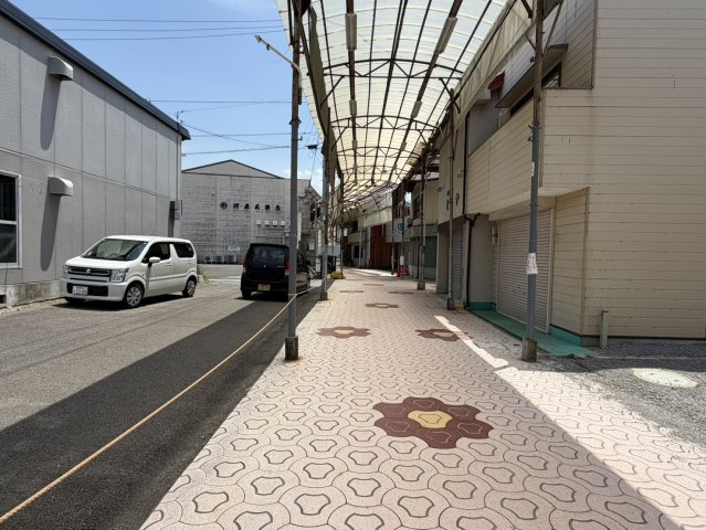 西条市大町1539-1　1539-5　売土地の前面道路含む現地写真