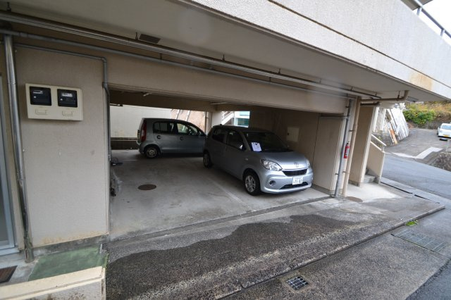 コーポピスガの駐車場