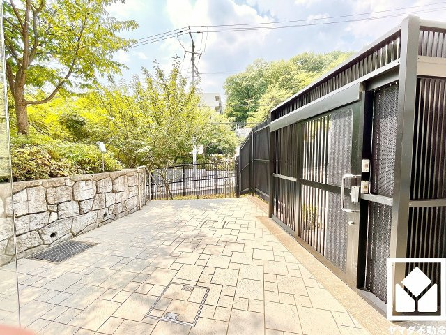 エスリード西宮甲陽園Ａｉｒｓのその他共用部分|六甲山のふもとに広がる緑に囲まれた穏やかな住宅地です。自然を身近に感じながら、落ち着いた雰囲気の中でゆとりある毎日をお過ごしいただけます。