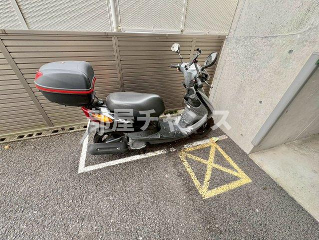 クロサスレジデンス徳川園の駐車場