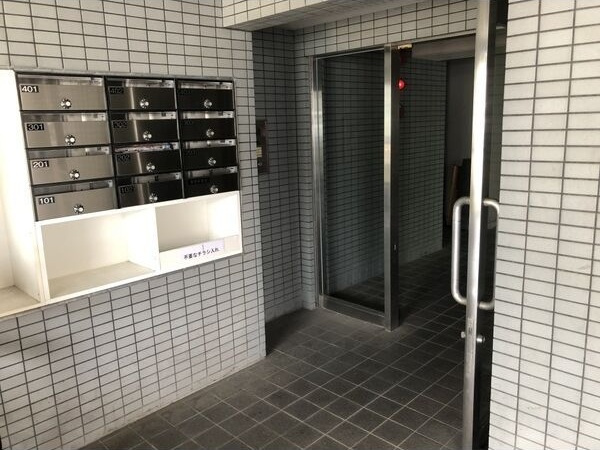 コンセール妙音通のエントランス
