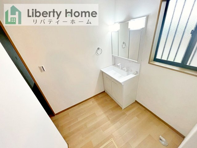 取手市寺田1期　中古戸建の独立洗面台