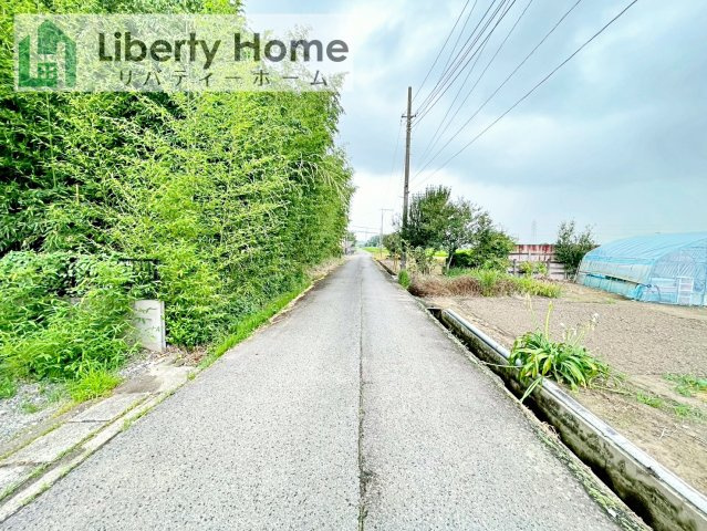 取手市寺田1期　中古戸建の前面道路含む現地写真