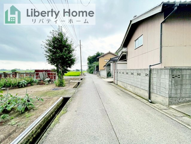 取手市寺田1期　中古戸建の前面道路含む現地写真