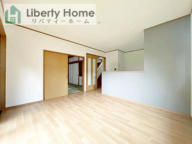 取手市寺田1期　中古戸建の居間・リビング