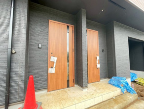 【玄関】 | YASUIガレージハウス酒々井　Ⅱ
