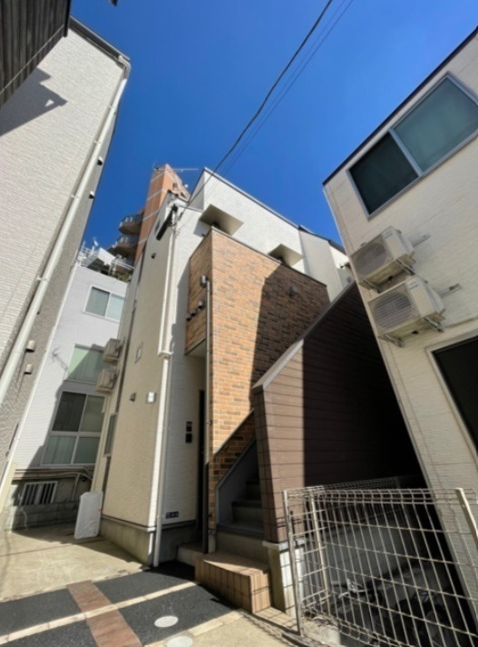 新宿区高田馬場３丁目のアパートの外観
