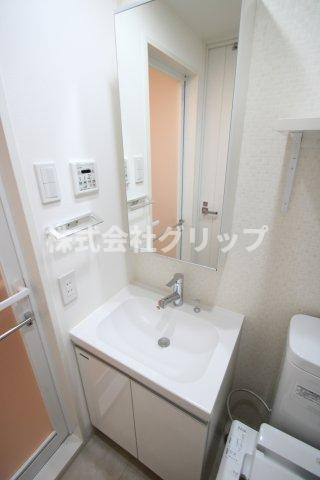Le'a横濱ヴィヴァーチェの独立洗面台
