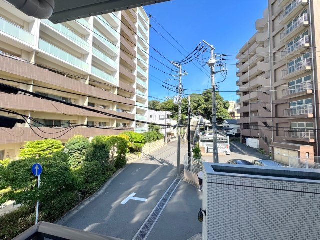 エレガントライフ松戸の展望|眺望
窓外に広がる開放的な眺望。心地よい風と陽光を感じながら、のびのびとした日常を過ごせます。