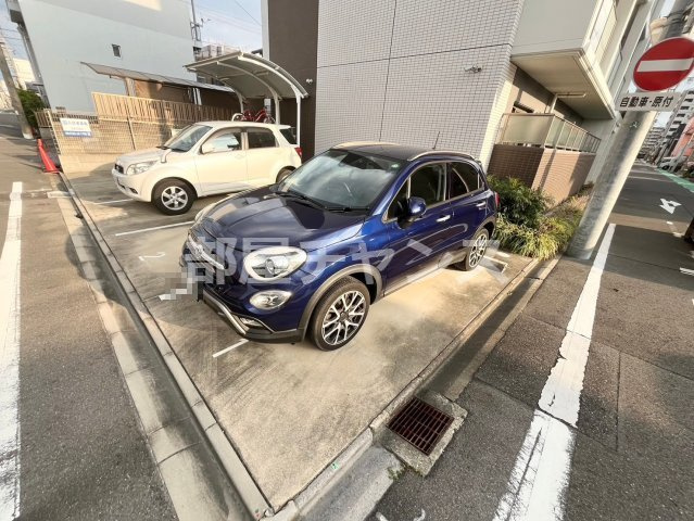 MX-IIの駐車場