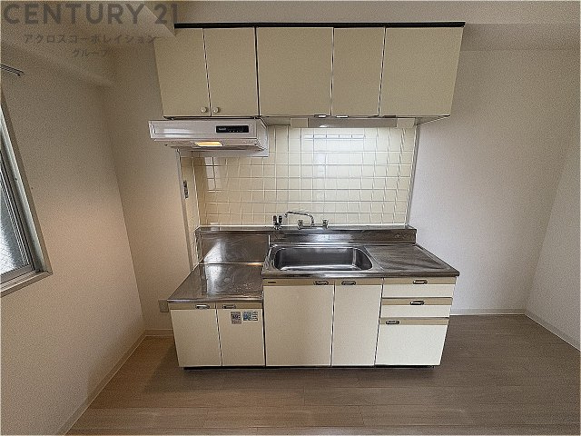 窓付きのキッチンで換気がしやすくておすすめ！
