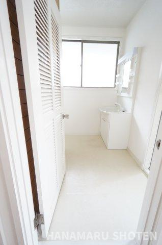 宮内貸家の洗面所|物件、駅でお待ち合わせでのご案内歓迎！