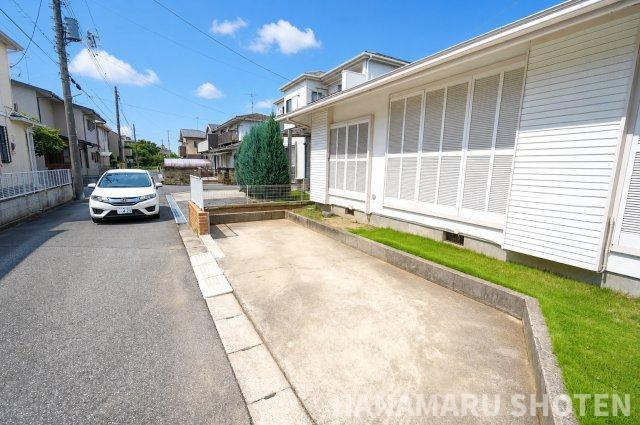 宮内貸家の駐車場|物件、駅でお待ち合わせでのご案内歓迎！