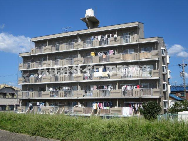 マンション稲葉の外観