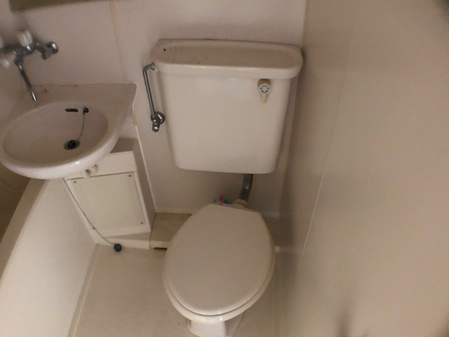 浴室内にトイレがあります！