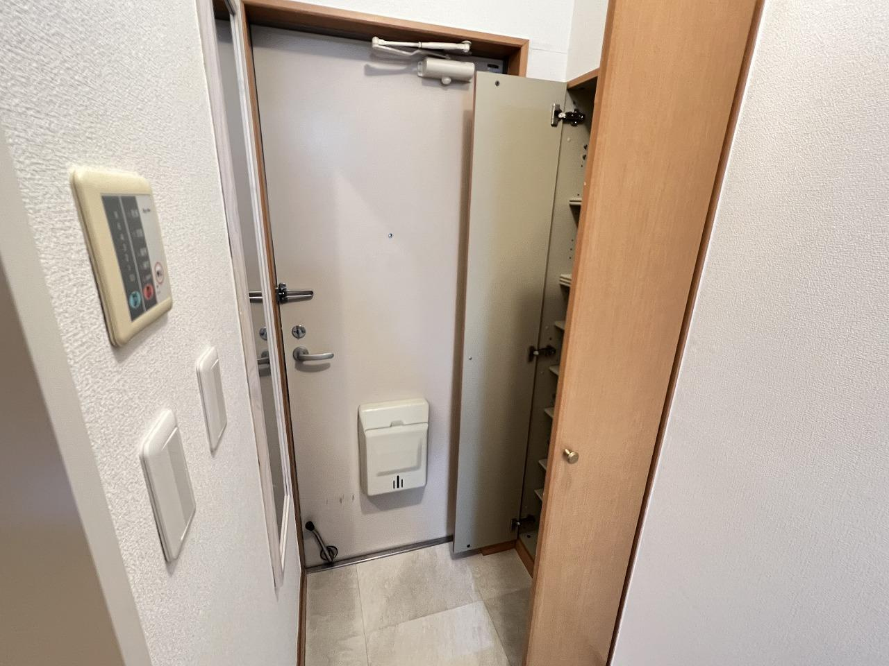 3109壱番館の玄関