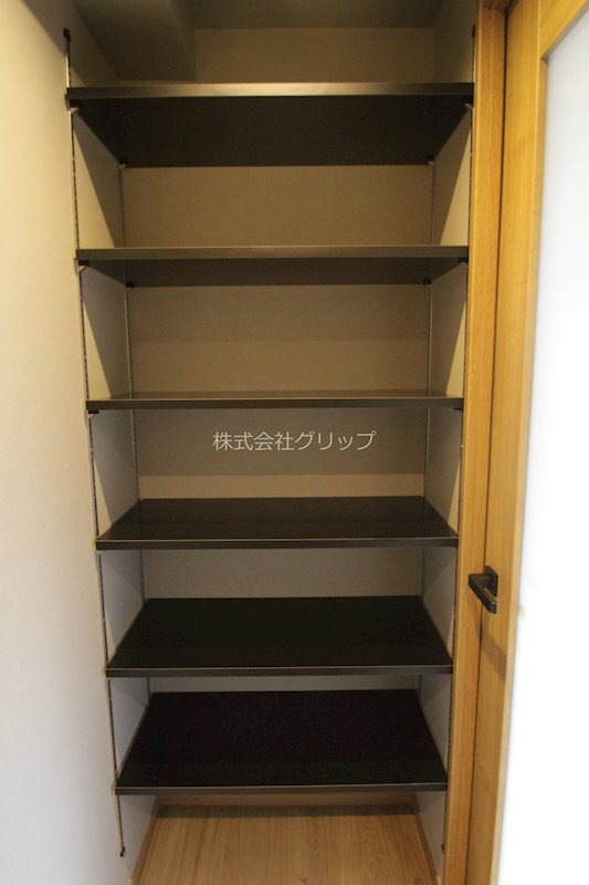 スカイノブレ川崎柳町の収納