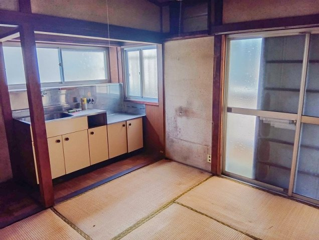 【居間・リビング】 | 富士見市上沢1丁目　中古一戸建住宅　(ふじみ野店) | 現地（2026年7月）撮影／居間