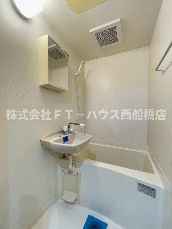 レジディア行徳の浴室