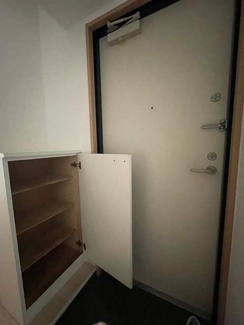 ルミエール瓦屋町の玄関