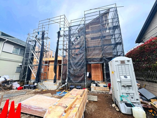 【外観】 | 中野区上鷺宮5丁目 新築分譲住宅 全2棟(成増店) | 上り下りがスマートで快適な固定階段ロフト。
ハシゴを使わず安全に行き来ができ、お子さまの秘密基地にも安心です。