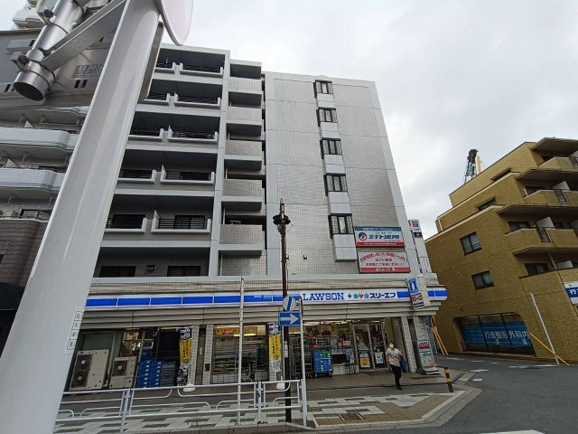 コスモビルの周辺