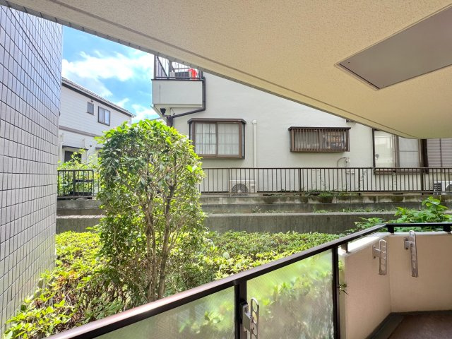 イトーピア小金公園の展望|眺望
前面に遮るものがなく、心地よい風と陽光を感じられる眺望。四季折々の空気を感じながら快適に過ごせます。