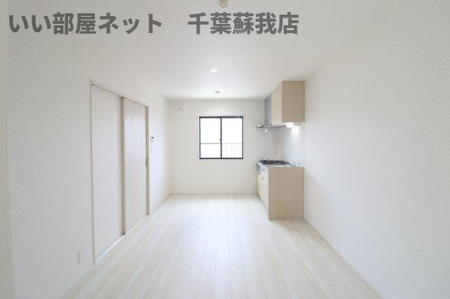 ナリトモ赤井Ａの居間・リビング|こちらのリビングで趣味の時間をお楽しみください