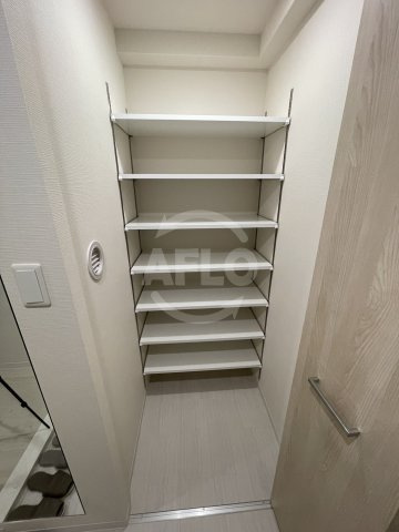 Arome梅田の収納|Arome梅田（アローム梅田）　シューズインクローゼット