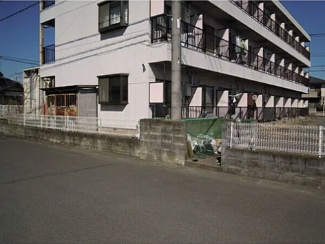 エクセレンスIRUMAの駐車場