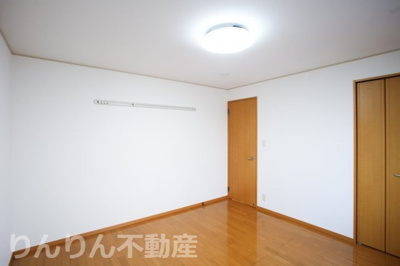 【洋室】 | ゆとりあ弐番館 | 落ち着いた色調の洋室です