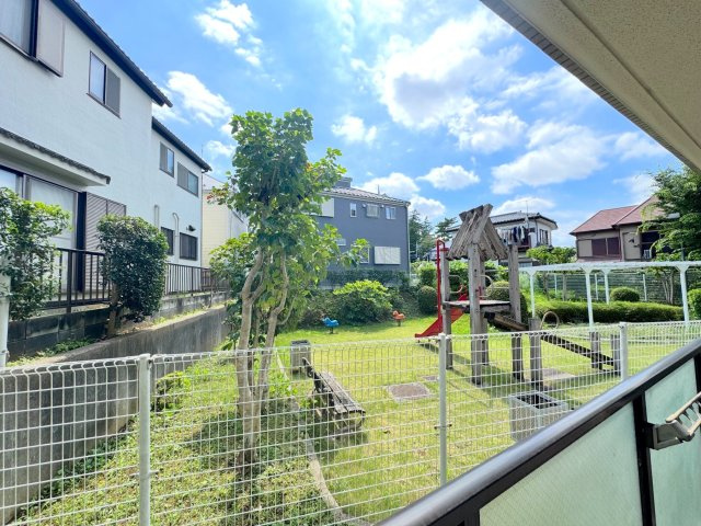 イトーピア小金公園の展望|眺望
バルコニーからの心地よい眺望。気持ちの良い風と光を感じながらリフレッシュできる空間です。
