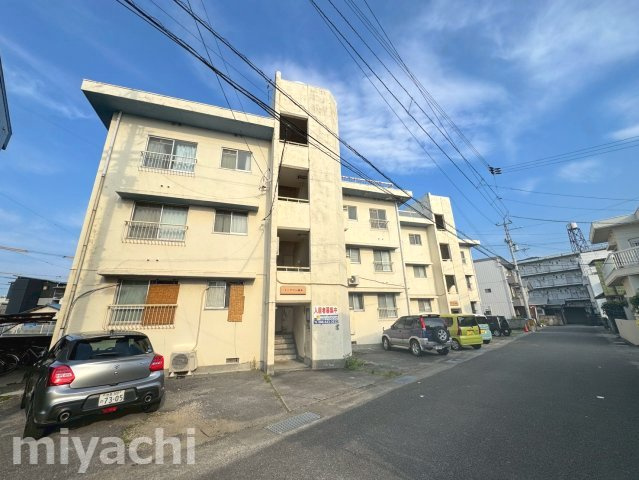 イータウン蔵本の外観