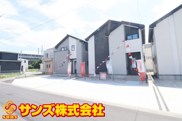 郡山市富久山町福原字町田　　　  3号棟　　　明健小学校、明健中学区　の外観|北東側から見た駐車場を含む外観♪